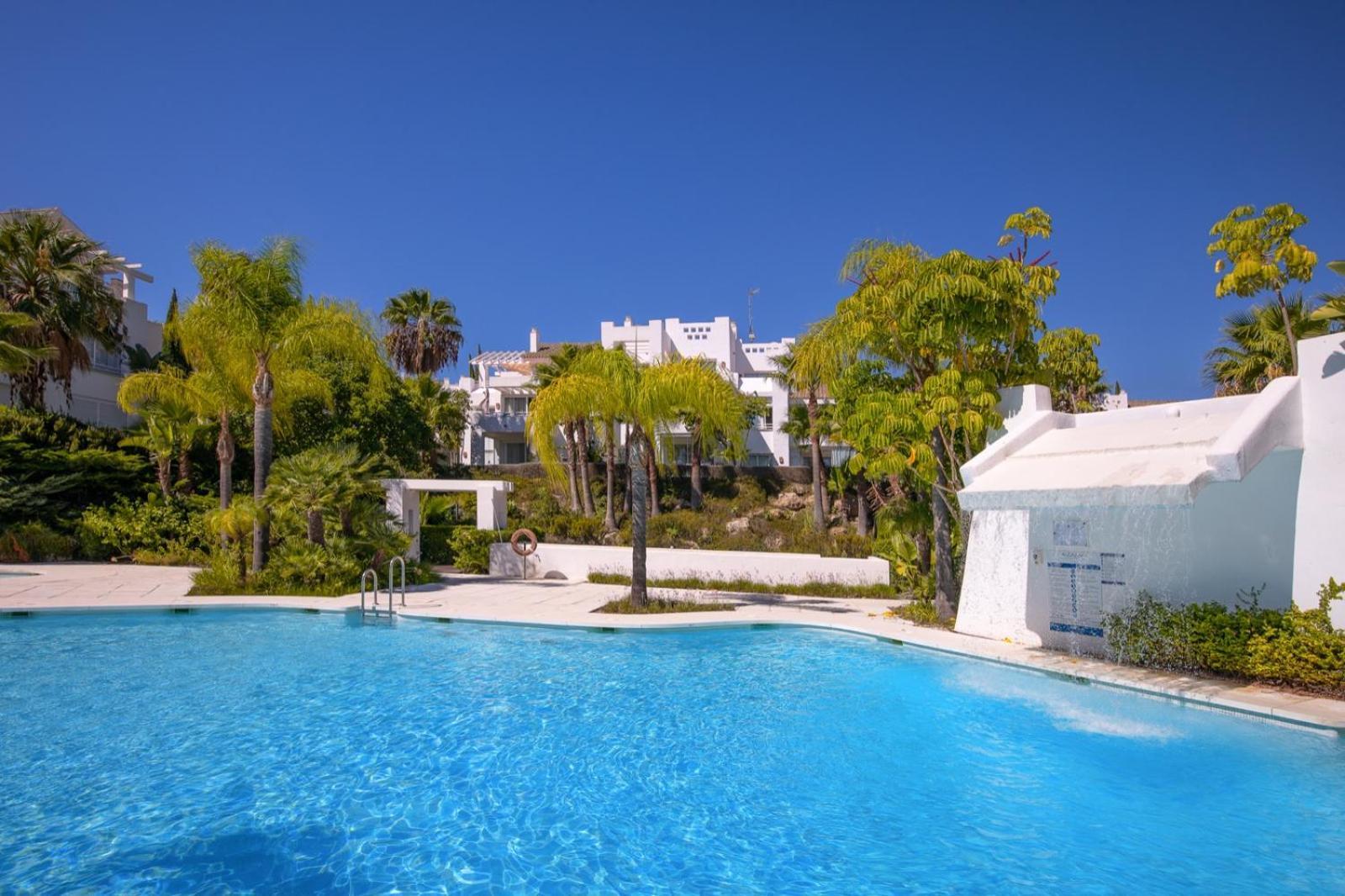 Alcazaba Lagoon Estepona Golf Apartment Luaran gambar
